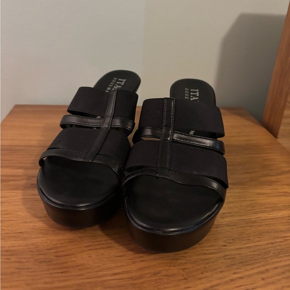 Italian Shoemakers Black strappy wedge slip on sandals size 7 NWOT - Picture 2 of 10